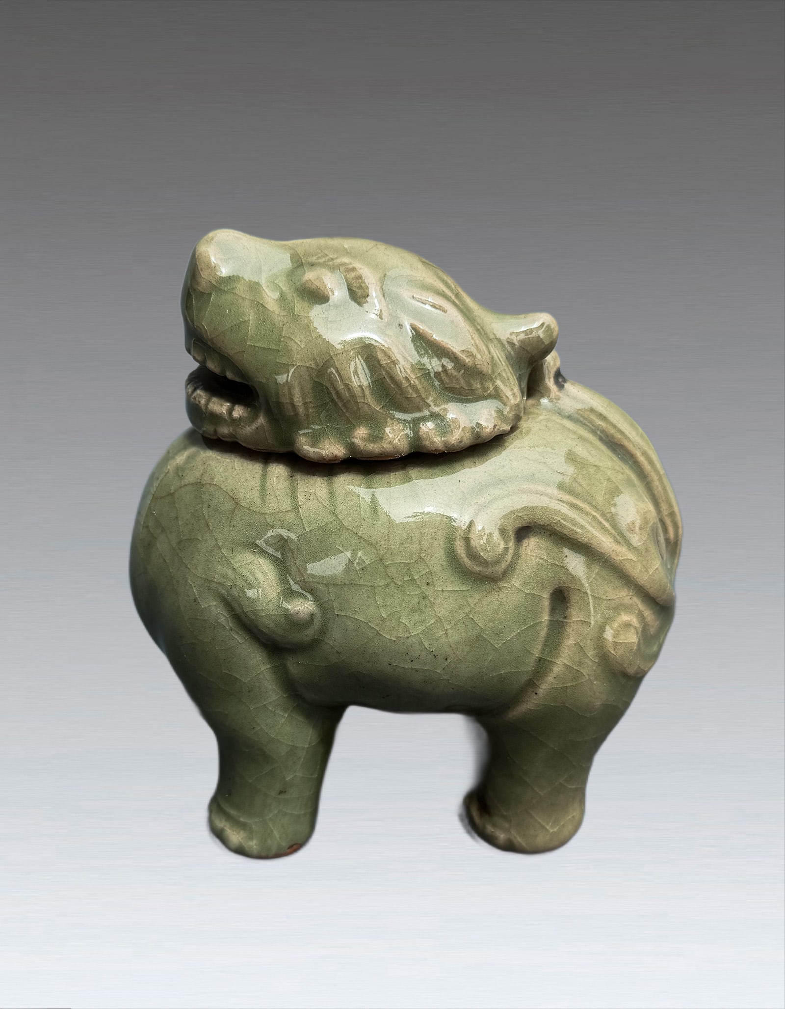 AChinese Celadon Censer with Mythical Beast Ming Dynasty 1368-1644: 261040 明龙泉窑神兽文房香薰 1368-1644 AChinese Celadon Censer with Mythical Beast Ming Dynasty 1368-1644 USD2000-3000 H12cm 器形