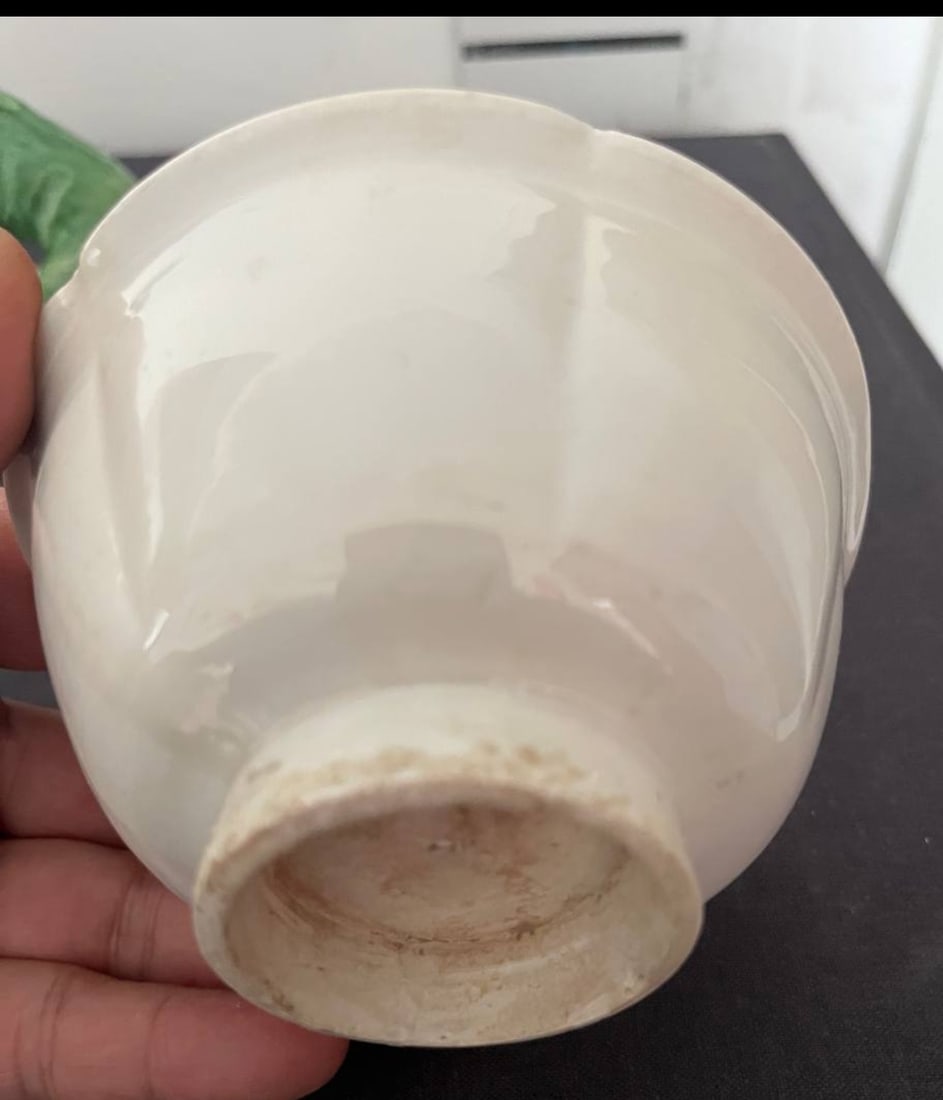 A White Glazed Foliate Rim Bowl Tang Dynasty (1 of 1)