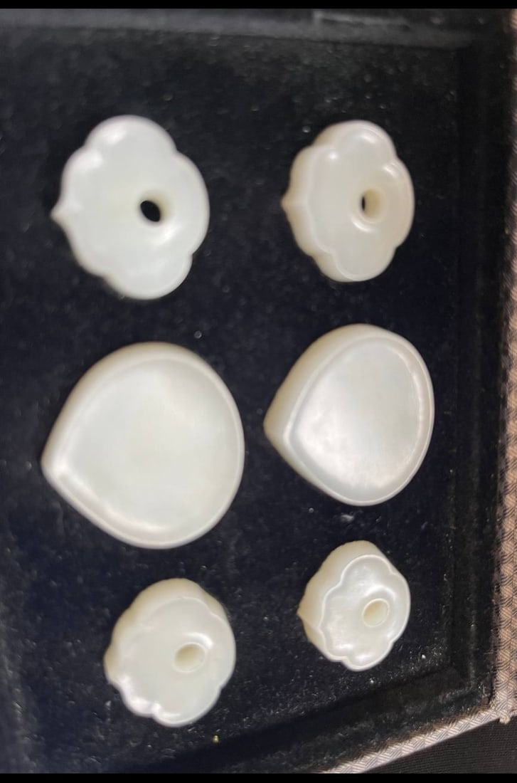 A Chinese White Jade Belt Hook Song Dynasty (1 of 1)