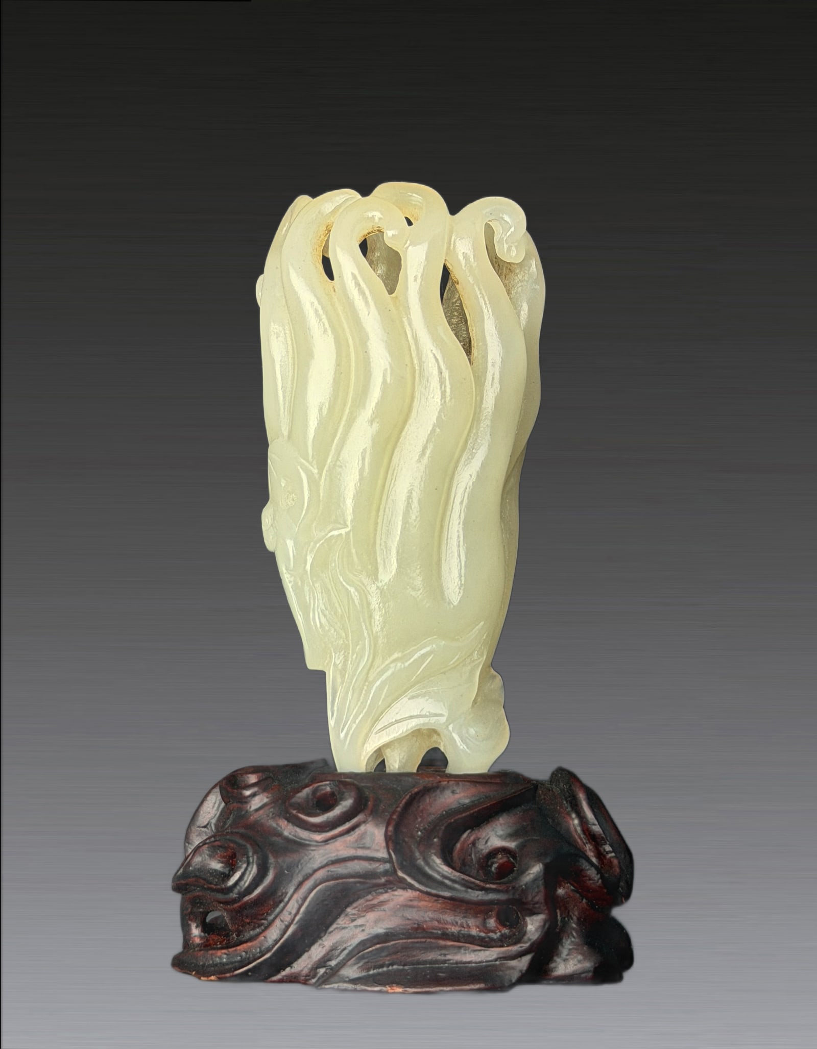 A Chinese White Jade Foshou qing Dynasty 1644-1912: 261084 清白玉佛手花插附底座 A Chinese White Jade Foshou qing Dynasty 1644-1912 USD600-900 连座H7.5cm，39.3g 选੔