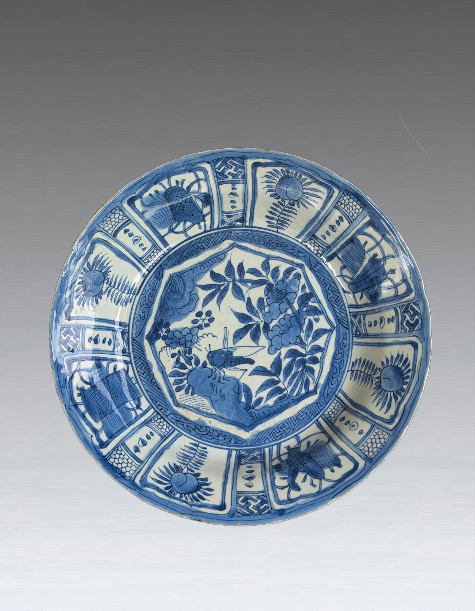 A Chinese Blue and White Bug Plate 1572-1620 (1 of 11)