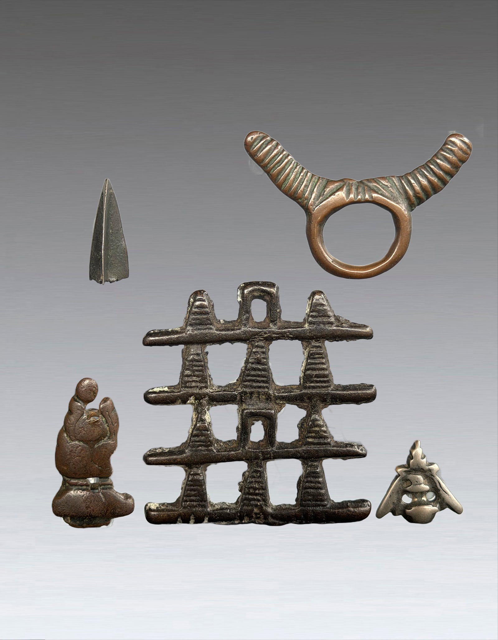 A Set of Tibetan Iron Protective Talismans 15?C16th Century: 261174 15-16世纪天铁护身符1组5件 A Set of Tibetan Iron Protective Talismans 15–16th Century USD600-900 H7x6.5cm
