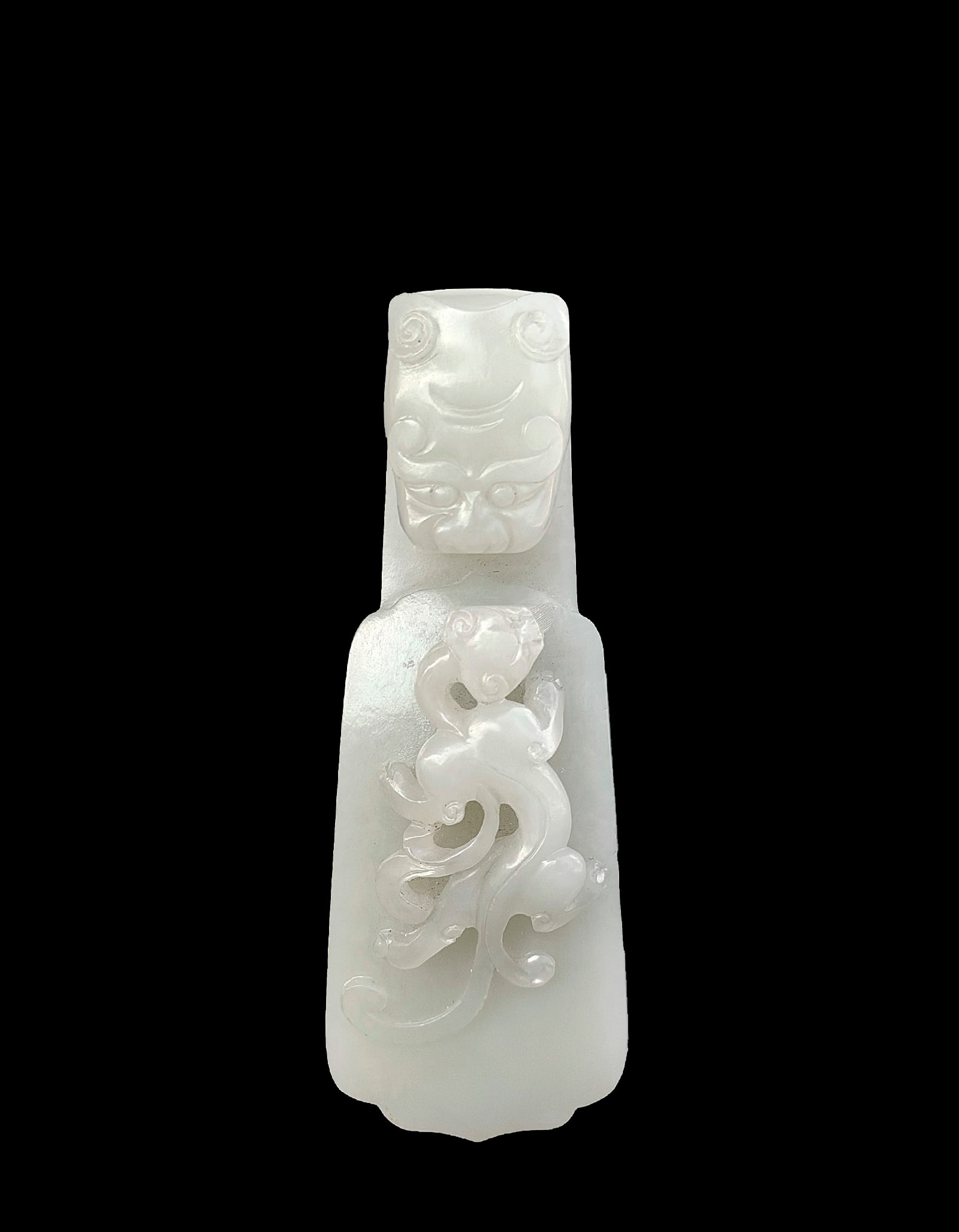 A Chinese Jade Dragon Belt Hook Late Ming Early Qing (1 of 7)