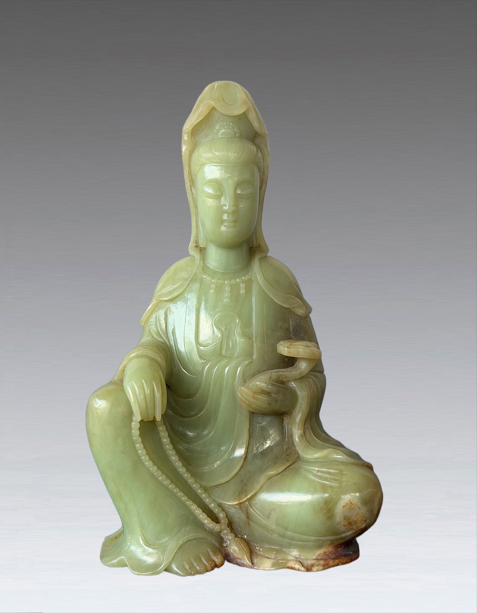 A Chinese Yellow Jade Guanyin Qing Dynasty 1644-1912: 261191 清黄玉如意观音 A Chinese Yellow Jade Guanyin Qing Dynasty 1644-1912 USD2000-3000 H20cm，1.8kg 来源：欧美收