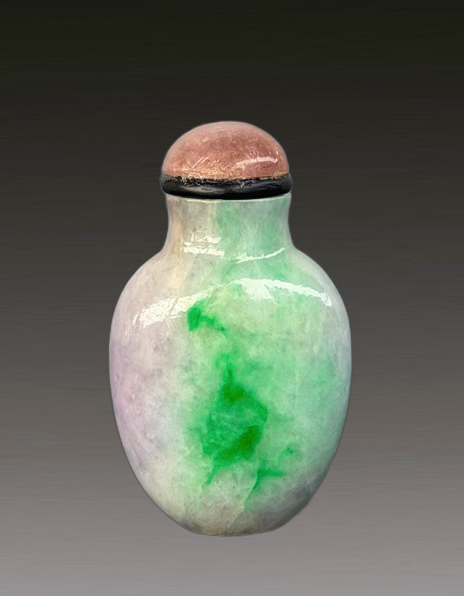 A Chinese Jadeite Snuff Bottle Qing Dynasty 1644-1912 (1 of 7)