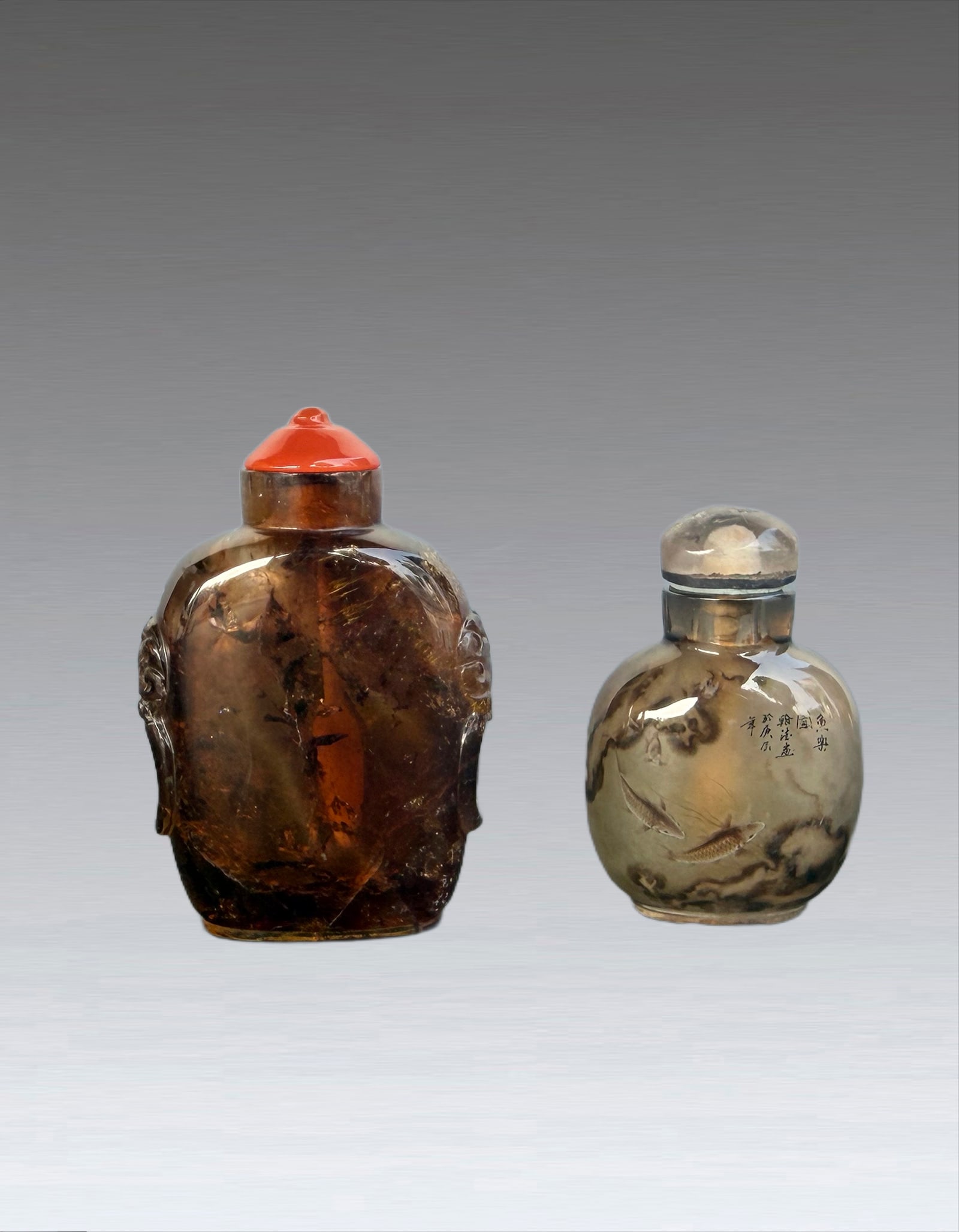 Set of Crystal Snuff Bottle Qing Dynasty 1644-1912: 271084 清水晶鼻烟壶一组 Set of Crystal Snuff Bottle Qing Dynasty 1644-1912 USD500-800 H6cm，H5cm 选用水晶雕琢&