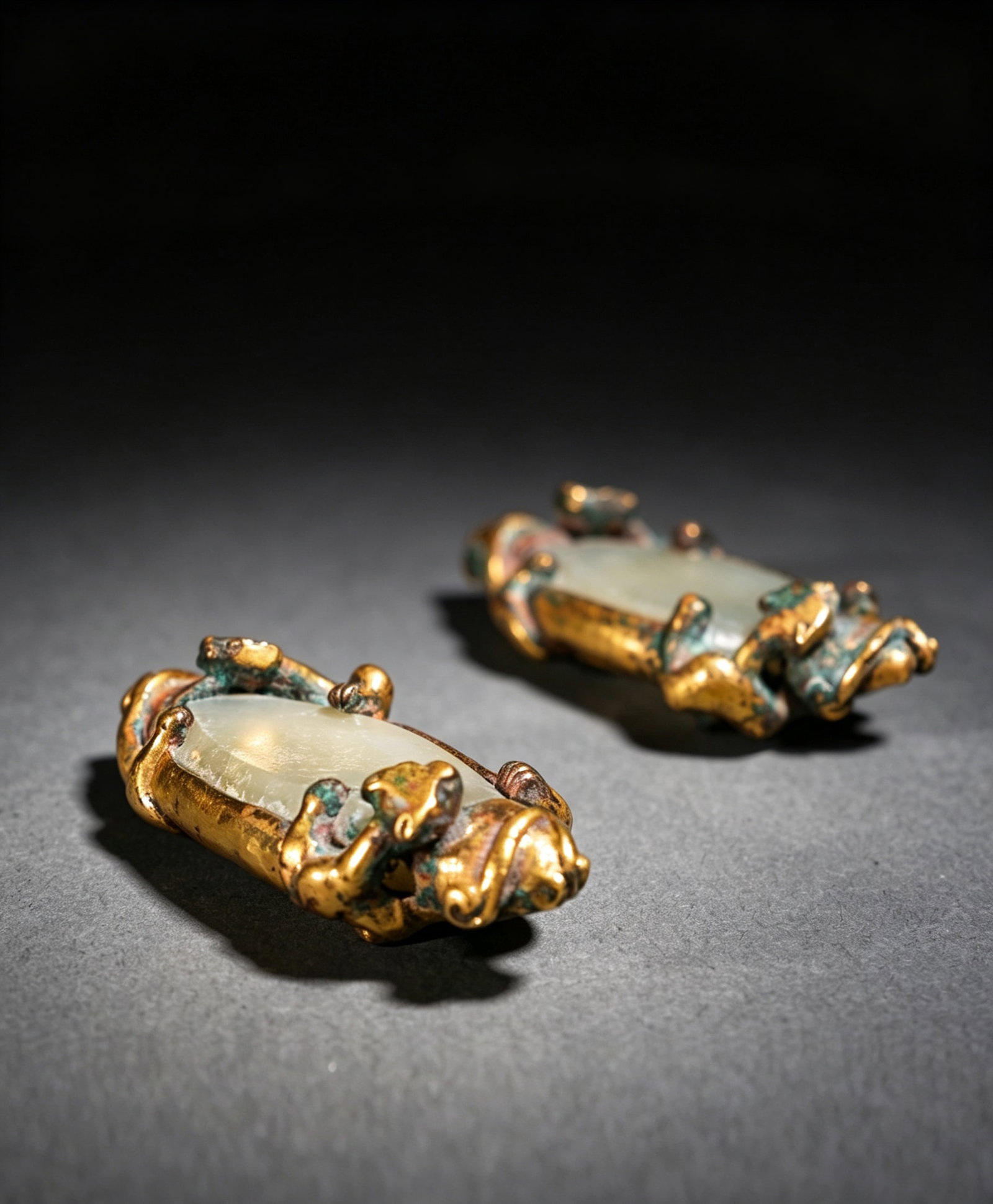 Pair of Chinese Gilt Bronze Jade DragonPatterned Pendants Han Dynasty 206BC-AD220: 271155 汉代铜鎏金镶白玉龙纹佩一对 BC202-AD220 Pair of Chinese Gilt Bronze Jade DragonPatterned Pendants Han Dynasty 206BC&