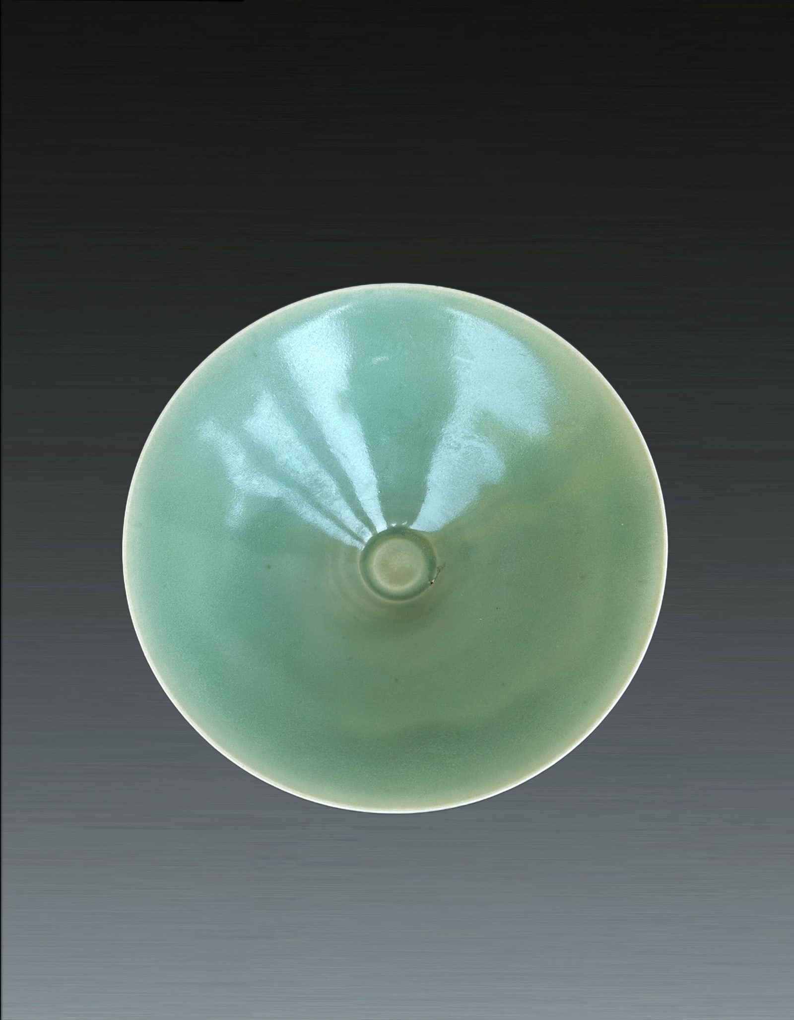 A Chinese Celadon Bowl Song Dynasty 960?C1279: 271171 宋代龙泉斗笠碗 960–1279 A Chinese Celadon Bowl Song Dynasty 960–1279 来源：日本收藏家ਰ