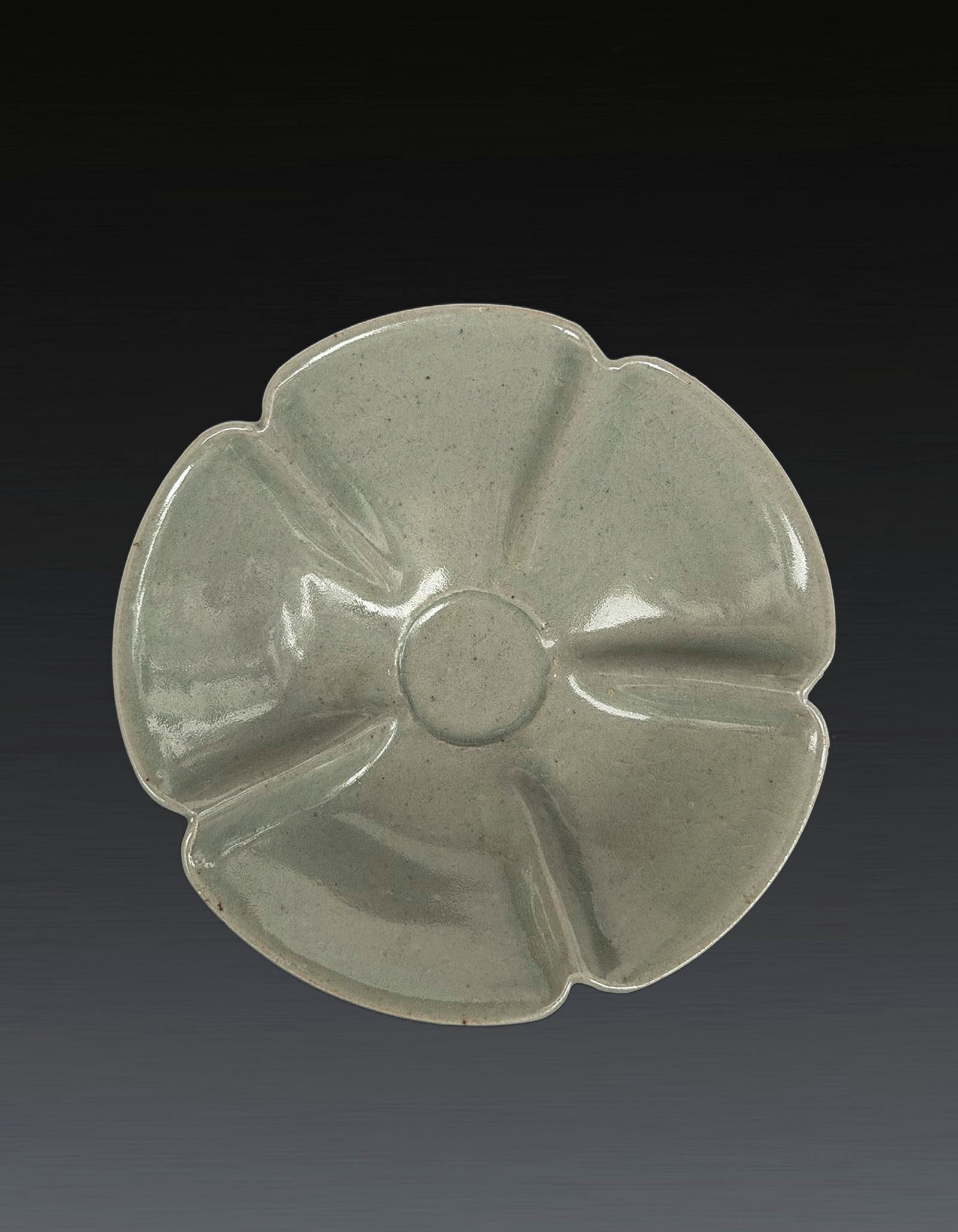 A Chinese Celadon Bowl Song Dynasty 960?C1279: 271172 宋代耀州窑花瓣形盏 960-1279 A Chinese Celadon Bowl Song Dynasty 960–1279 来源：新加坡郭