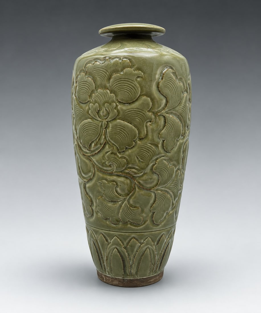 A Chinese Yaozhou Kiln Flower Vase Song Dynasty 960-1279: 271195 宋代耀州窑刻花梅瓶 960-1279 A Chinese Yaozhou Kiln Flower Vase Song Dynasty 960-1279 来源：新加坡๾