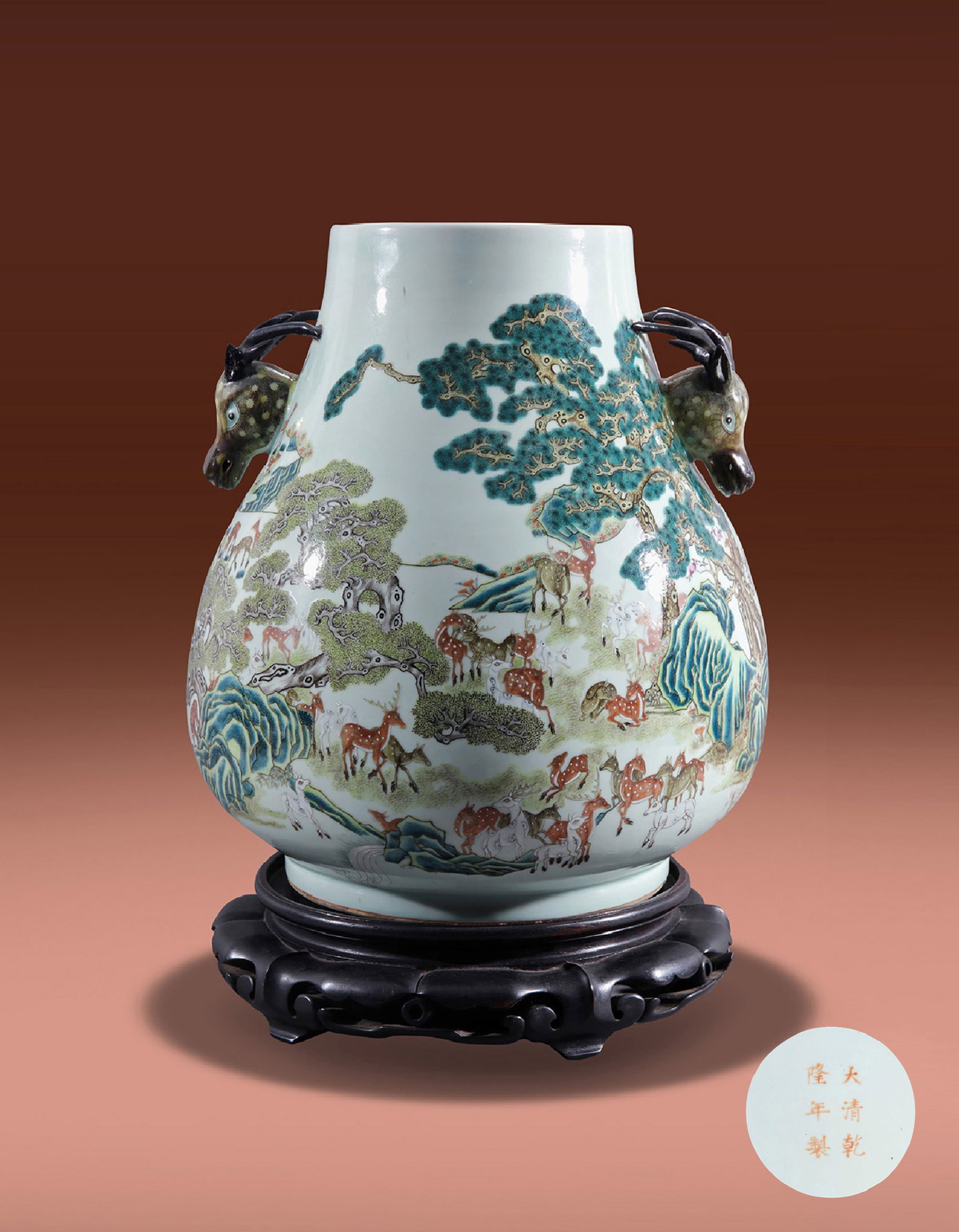 A Chinese Famille Rose Dear Vase Qing Qianlong Mark: 271220 清乾隆年制款粉彩百鹿尊 A Chinese Famille Rose Dear Vase Qing Qianlong Mark 来源：新加坡