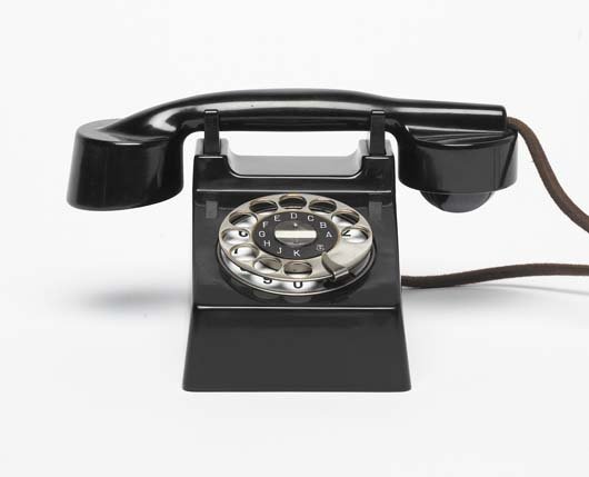 BAUHAUS Telephone, 1936 Bakelite, metal, enamed me