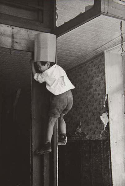 HELEN LEVITT, New York, circa 1940: New York, circa 1940 Gelatin silver print, printed later. 9 7/8 x 6 5/8 in. (25.1 x 16.8 cm). Signed and dated in pencil on the verso. PROVENANCE Acquired directly from the artist LITERATURE Powerhous