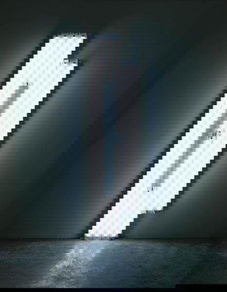 DAN FLAVIN (1933-1996) "MONUMENT" FOR V. TAIT: DANFLAVIN(1933-1996)"MONUMENT" FOR V. TAITLINcool white fluorescent lightH: 96 in. (243.8 cm)