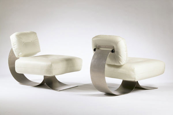 OSCAR NIEMEYER PAIR OF CLUB CHAIRS, 1970s in c