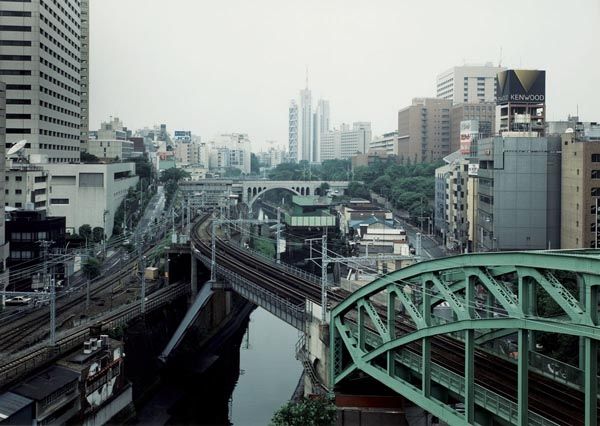 THOMAS STRUTH (b. 1954) Green Railroad Bridge: THOMASSTRUTH(b. 1954)Green Railroad Bridge, Tokyo.Numbered of ten on reverse of backing board. C-print.