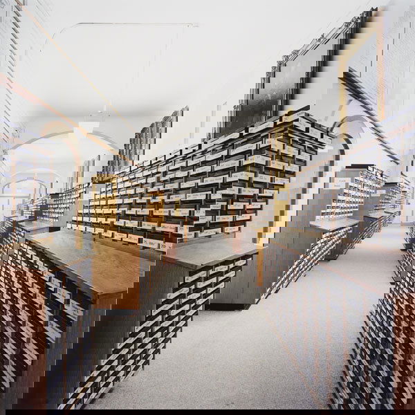 CANDIDA HÖFER b. 1944 Landesbibliotek Dre: CANDIDAHÖFERb. 1944Landesbibliotek Dresden II, 2000C-print.Framed dimensions 34 x 34 ⅛