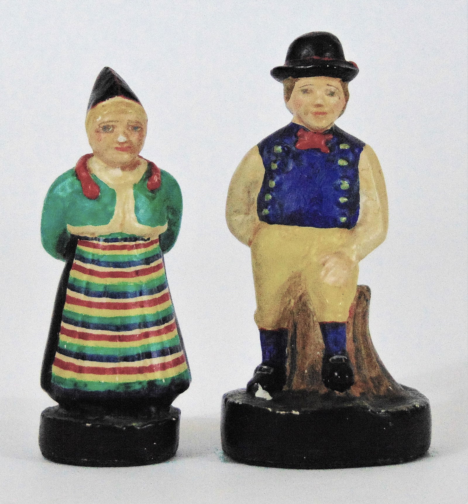 Gunnerson, Oscar, plaster figures x2, 5x2.5,: Old man and woman, signed "OG" in plaster on back