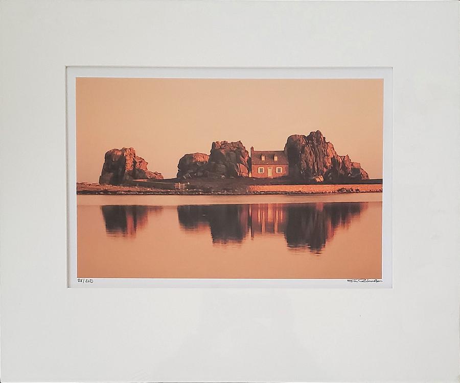Richardson, Jim - photograph, good condition, 10.5x16: Between 2 rocks, photograph, signed "Jim Richardson" lower right, is in good condition, matted but unframed, 10.5x16. Jim Richardson is an American photojournalist working primarily for the National G