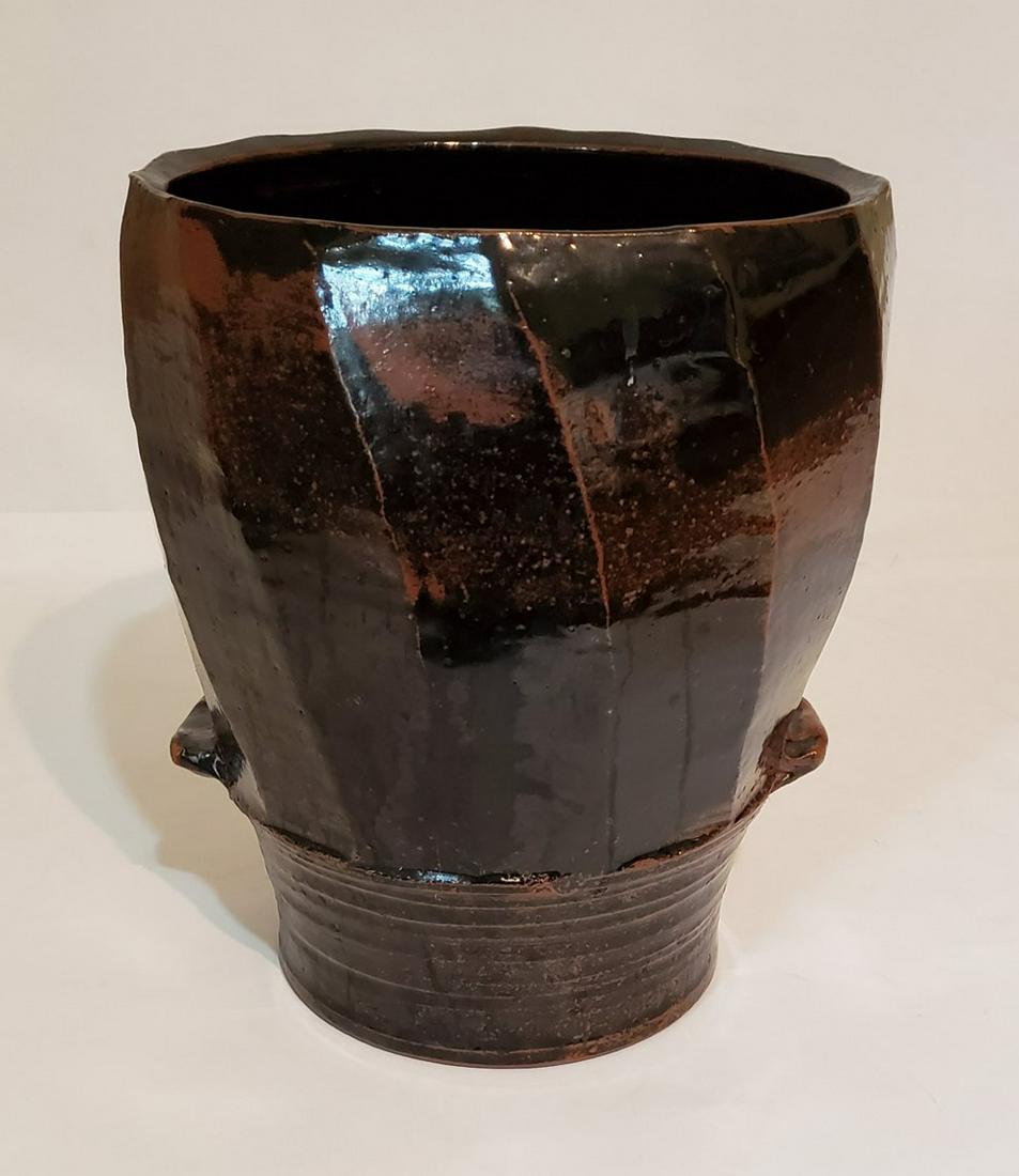 Large brown pot - Kahmeyer, Ray (1 of 2)