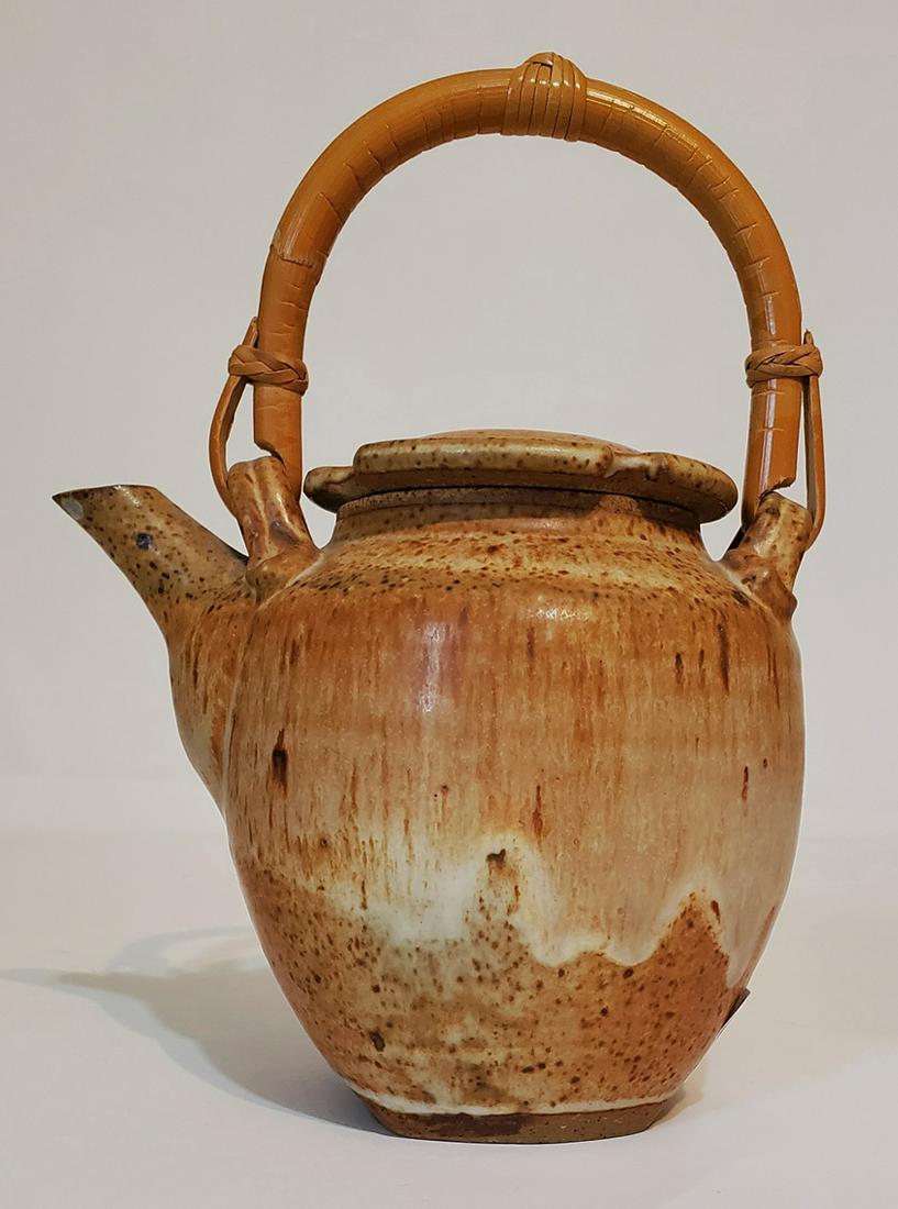 Teapot - Garzio, Angelo: Garzio, Angelo, stoneware, signature: Garzio on bottom, good condition, teapot, image dimensions:, total dimensions:10 x 7 x 5, weight:2.1lb