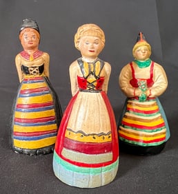 Gunnerson, Oscar (1884-1962) Three Swedish women, plaster