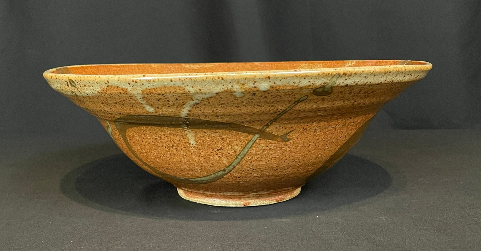 McCallum, Brian stoneware, large brown bowl: McCallum, Brian stoneware, large brown bowl, no visible signature, good condition, no chips or cracks, bowl size: 5.25 x 14.5 x 14.5 inches