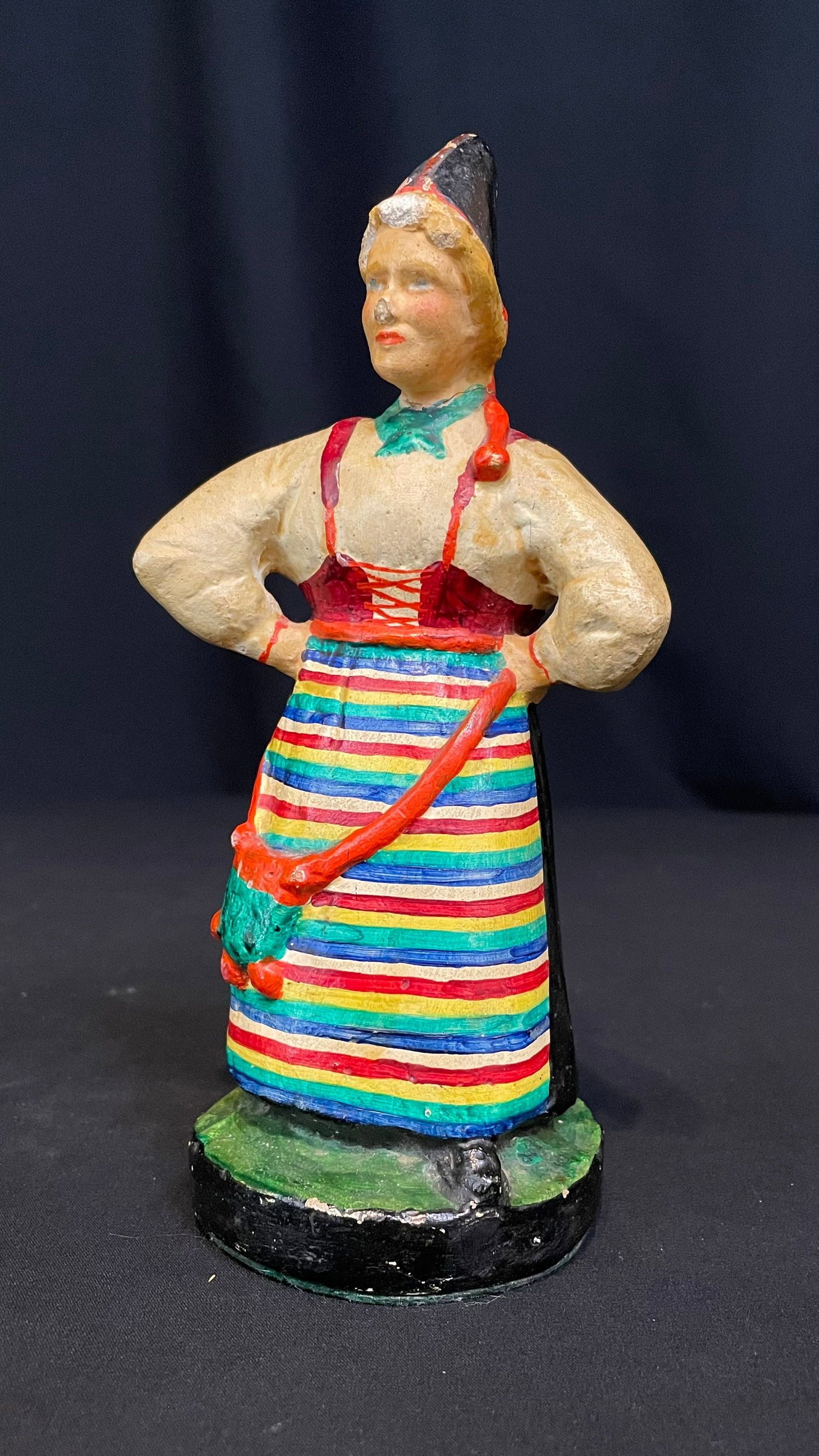 Gunnarson, Oscar (1884-1962) plaster, Swedish woman (1 of 6)