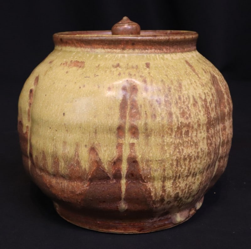 Kahmeyer, Ray, stoneware, gold/brown lidded jar (1 of 11)