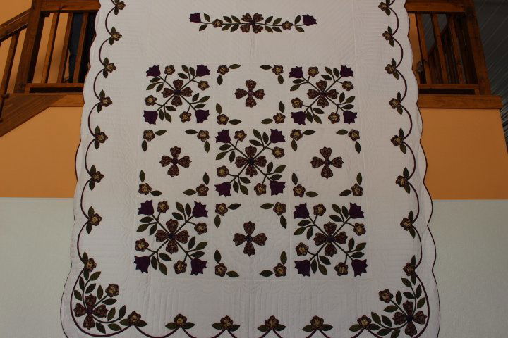 Spring FLower Quilt 98" X 109" White Spring Flower (1 of 10)