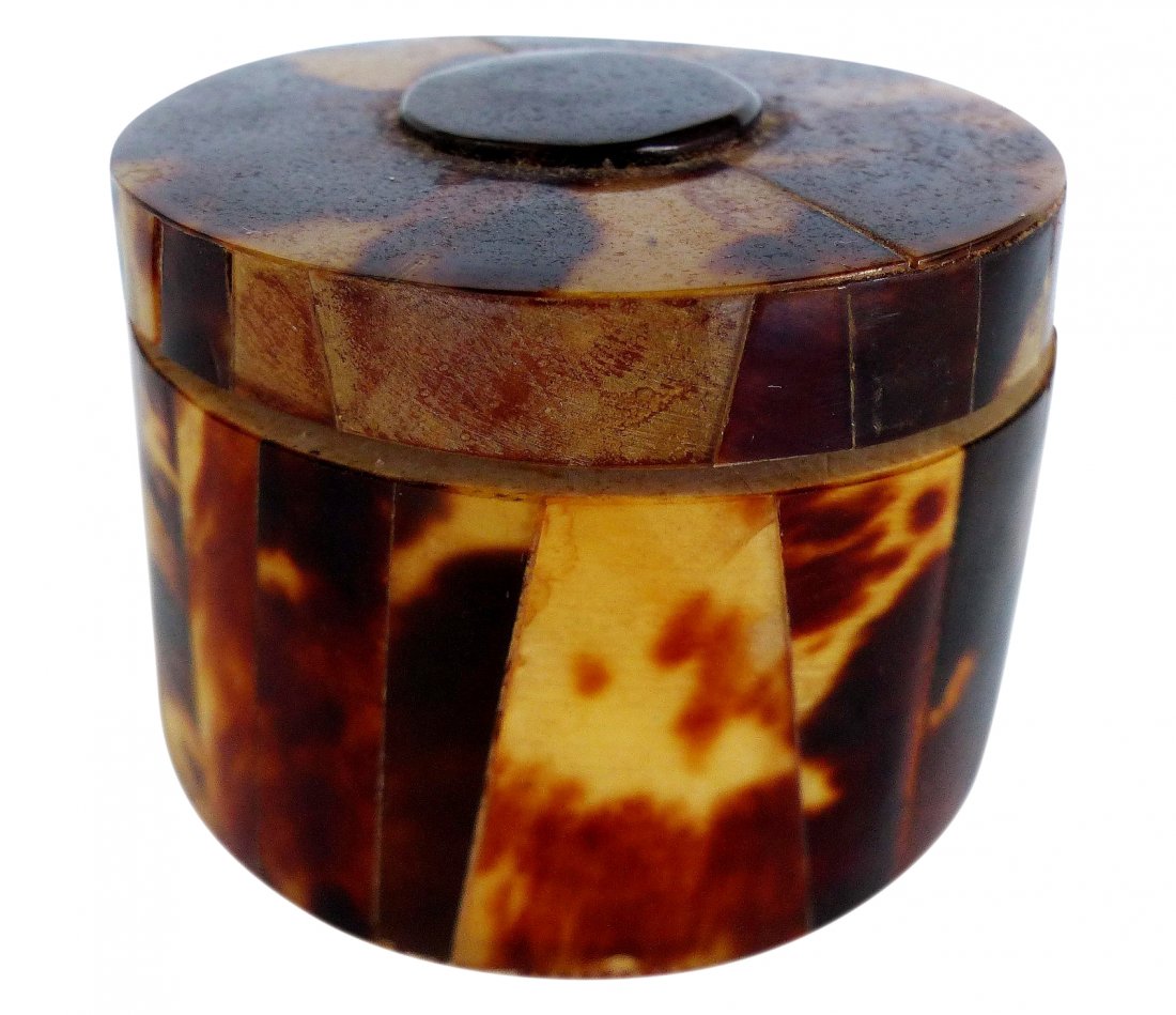 Tortoise Shell Lidded Trinket Box (1 of 5)