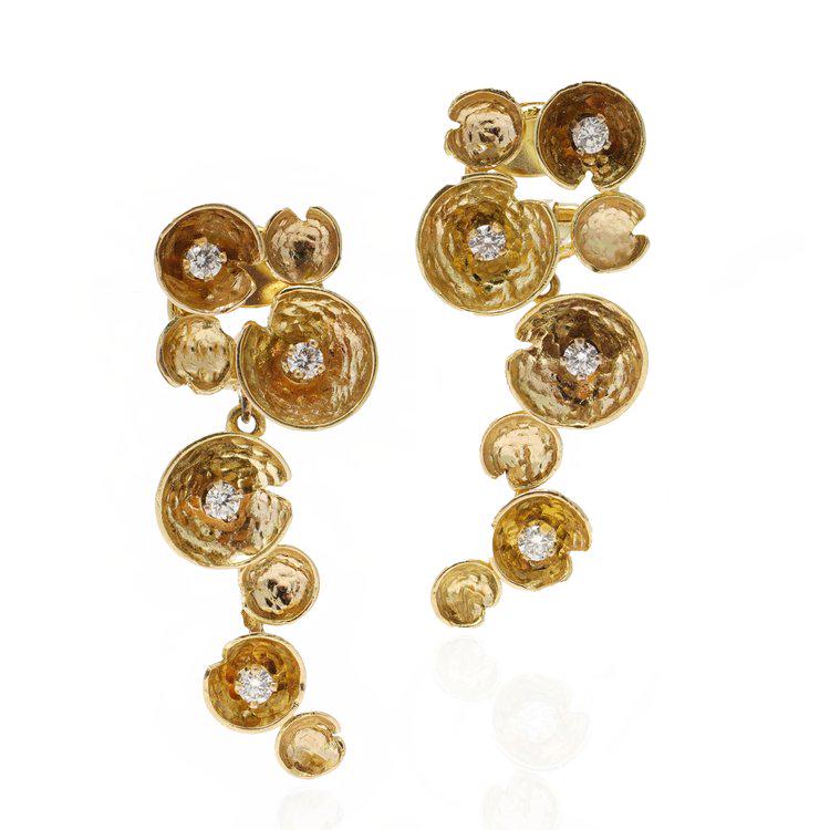 Vintage 18kt. yellow gold ladies earrings with 0.56 CT diamonds. (1 of 9)
