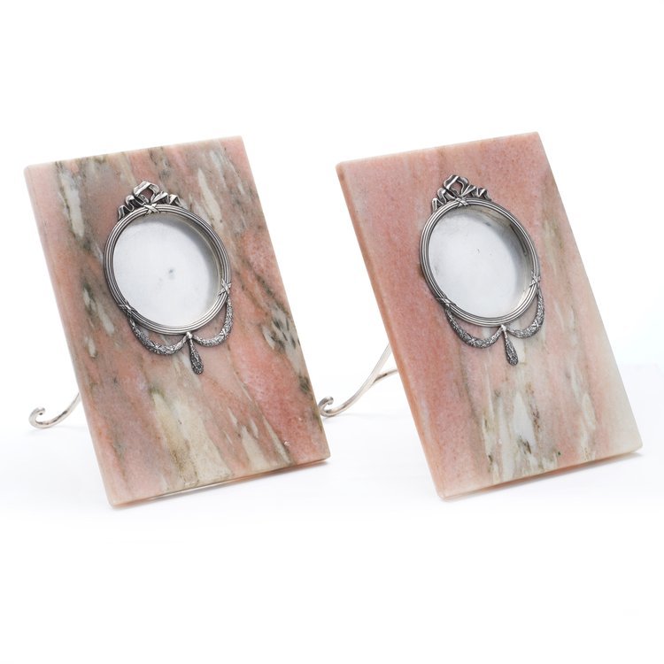 Antique pair of Russian silver and marble picture frames by Gavriil Petrovich Grachev: Antique Late 19th /early 20th century pair of Russian silver and marble picture frames. The silver frames are mounted in marble plaques. Silver is hallmarked with makerâ€™s mark of Gavriil Petrov