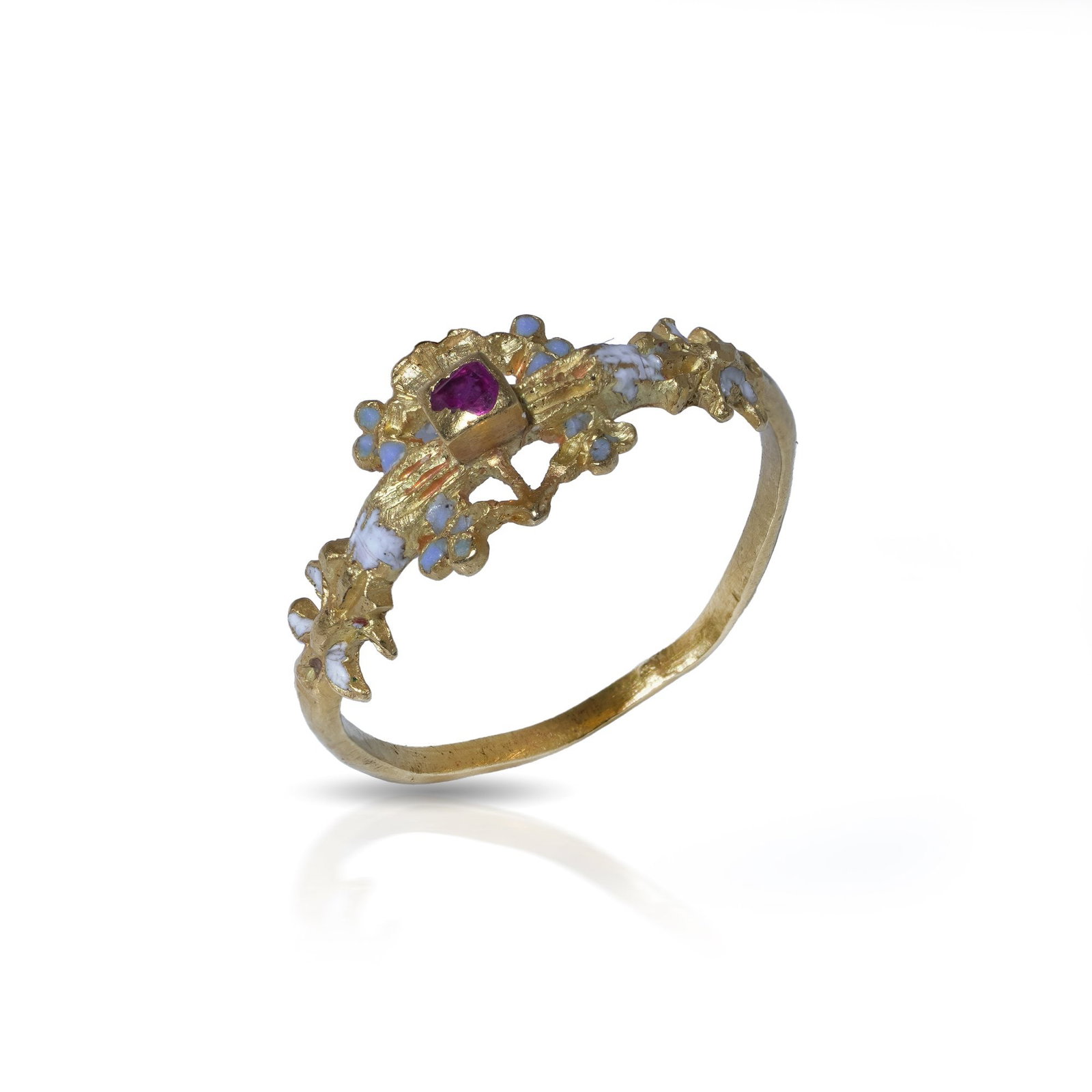 Antique 16th Century 20kt Gold Ring with Ruby and Enamel (Lithuanian-Polish): A rare surviving example from the mid-to-late 16th century, this PolandLithuania Commonwealth ring is crafted in high-purity 20-karat gold and features remnants of its original enamel. At the centre s