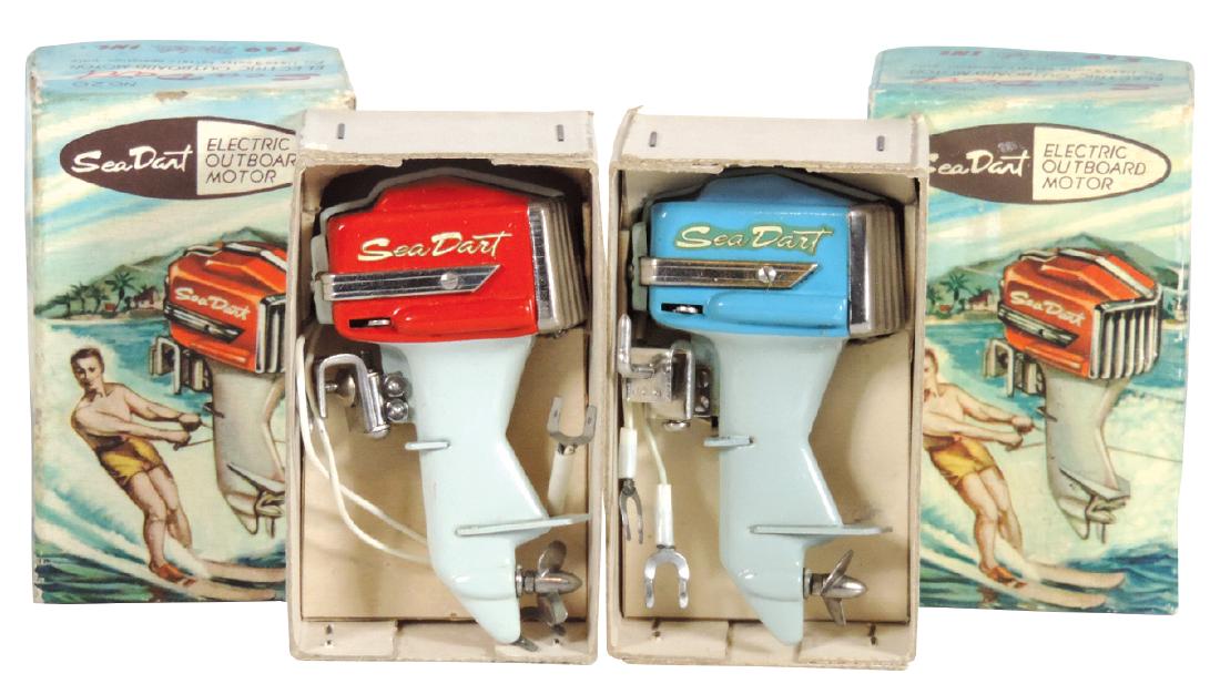 Toy boat motors (2), (1) K & O Sea Dart, blue & (1) K &: Toy boat motors (2), (1) K & O Sea Dart, blue & (1) K & O Sea Dart, red, both cast metal w/orig #20 boxes w/lift-off cover & inst, both Mint wkg cond & 3.5"H.