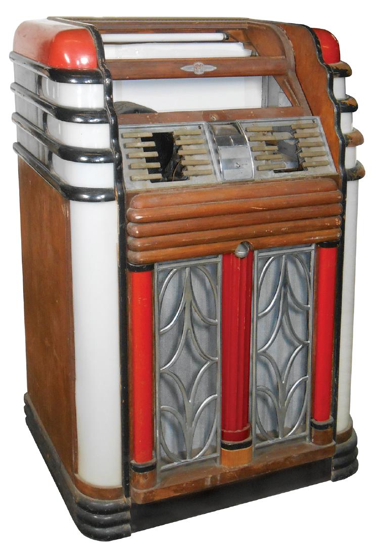 Coin-operated jukebox, AMI "Streamliner", Extremely: Coin-operated jukebox, AMI "Streamliner", Extremely Rare, only a handful known, 20 selection, c.1938, Good cabinet & side plastics, mech has some missing parts, but enough to get a good start on resto