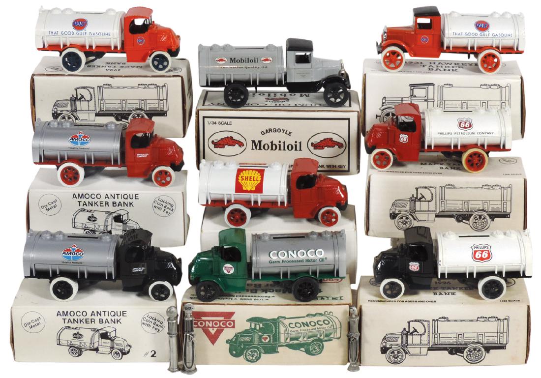 Automotive banks & gas pumps (12), Ertl banks, (5) (1 of 1)