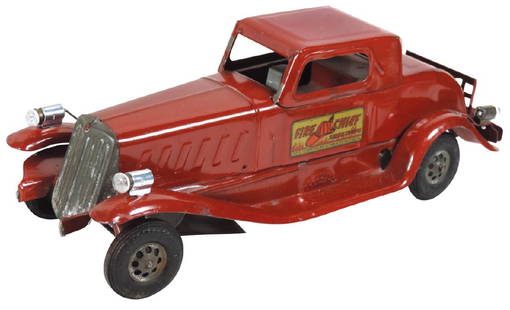 Toy fire chief car, Siren Coupe by Girard Model: Toy fire chief car, Siren Coupe by Girard Model Works-Girard, PA, battery-operated, pressed steel, missing front bumper, great orig paint & decals, VG to Exc cond, 15"L.