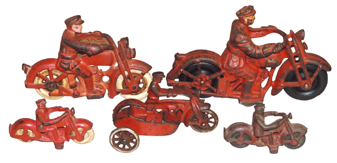Toy motorcycles (5), Harley Davidson & others, cast (1 of 1)