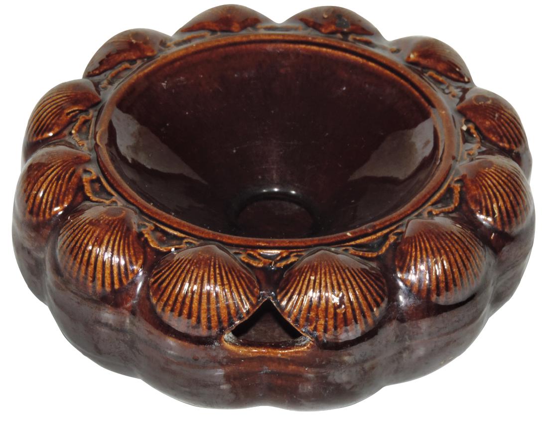 Stoneware, Bennington/Rockingham spittoon, shell (1 of 1)