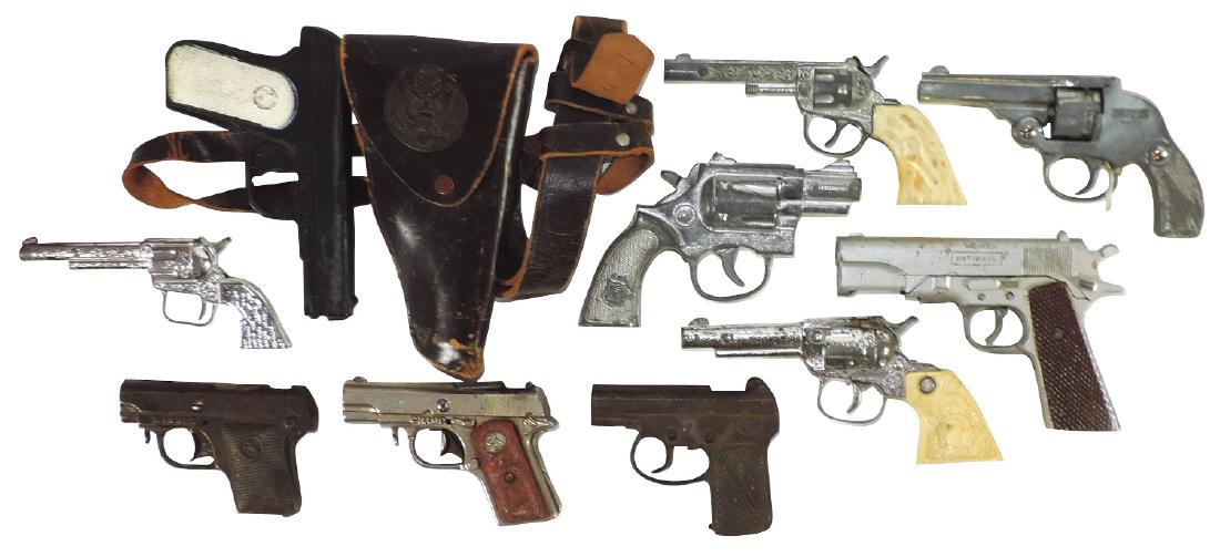 Toy guns & holster (11), cap & pistols, all guns cast (1 of 1)