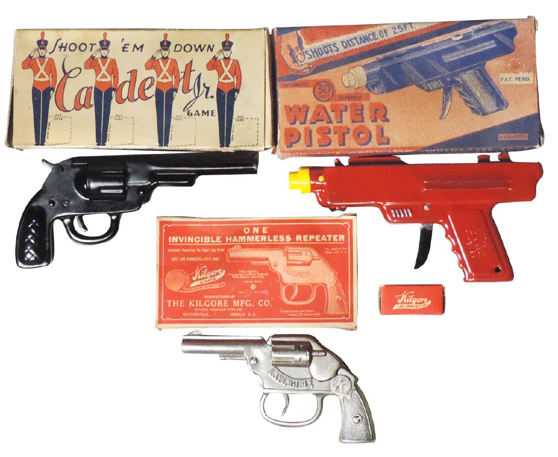 Toy guns & caps (4), Kilgore Invincible Hammerless: Toy guns & caps (4), Kilgore Invincible Hammerless Repeater, Wyandotte Water Pistol, Ree-Peter Six Shooter rubber band gun mfg by Cadillac Specialty Co., all metal & box Kilgore Caps, Exc wkg cond w/V