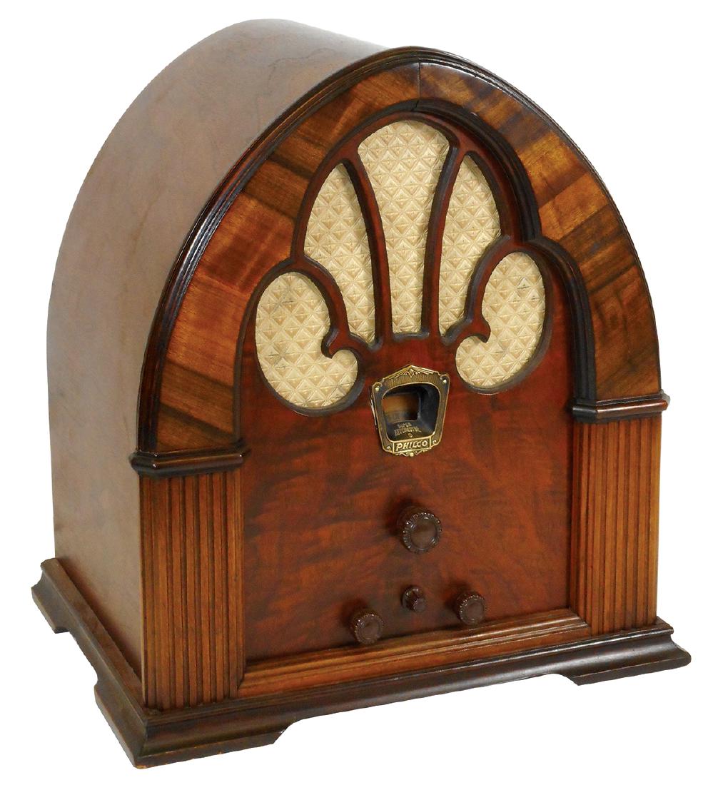 Radio, Philco, Model 90, wood veneer,: Radio, Philco, Model 90, wood veneer, c.1931, Exc cosmetic cond, has a background hum but plays well, 18.5"H x 17.5"W x 12"D.