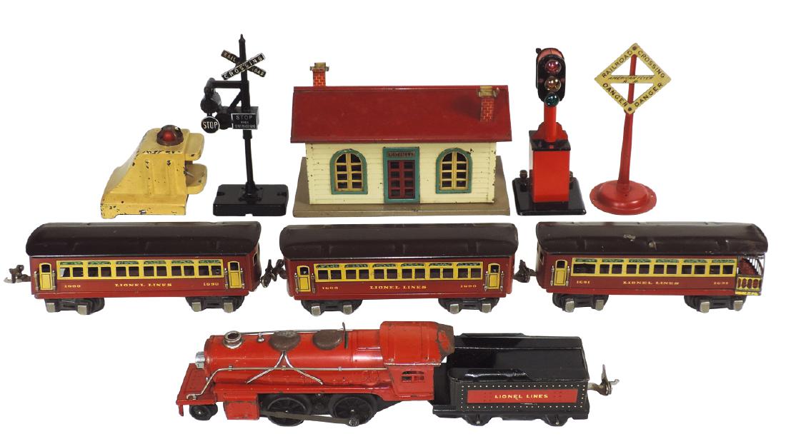 Toy train & accessories (10 pcs), Lionel Jr. loco (1 of 1)
