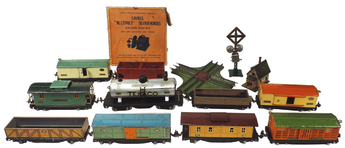 Toy train cars & accessories (13), Lionel, 515, 816,: Toy train cars & accessories (13), Lionel, 515, 816, 812, 817, 814R, 1717, 1719, 814, 813 & 1722 cars, 20 crossing, 184-1 house & 60 railroad crossing signal, all metal in VG played with cond.