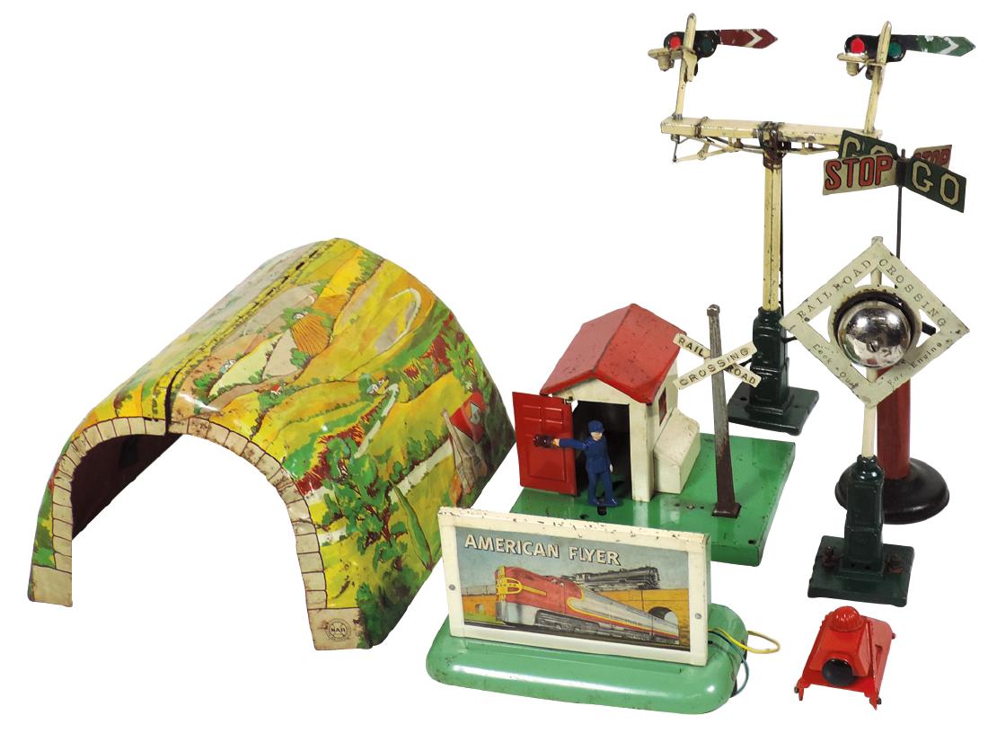 Toy train accessories (7), Marx 2piece tunnel, AF