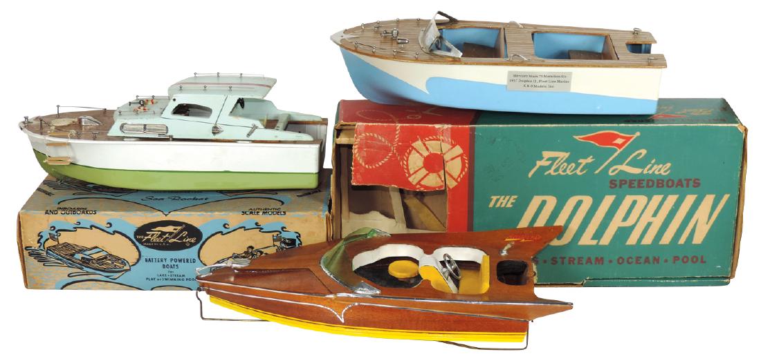 Toy boats (3) & (2) boxes, Aristo Craft on wire stand & (1 of 1)