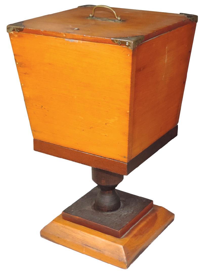Barber shop or hotel portable shoeshine box, wood on (1 of 1)