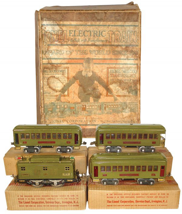 Toy train set, Lionel #8 locomotive, #338 Observa: Toy train set, Lionel #8 locomotive, #338 Observation car & (2) #337 Pullman cars, olive green in color, all in original individual boxes & in VG cond, master box is in Poor cond.
