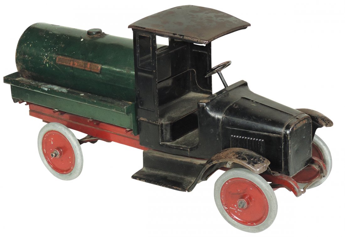 Toy Buddy "L" Tanker Line Truck Model 206-A,: Toy Buddy "L" Tanker Line Truck Model 206-A, painted pressed steel, door less cab w/short running boards, red crimped rod bumper & disc wheels w/alum tires, dark green tank w/brass facet at rear, c.19